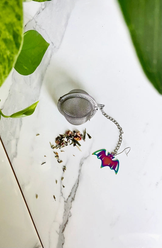 Holographic Bat Tea Ball Infuser – 2"